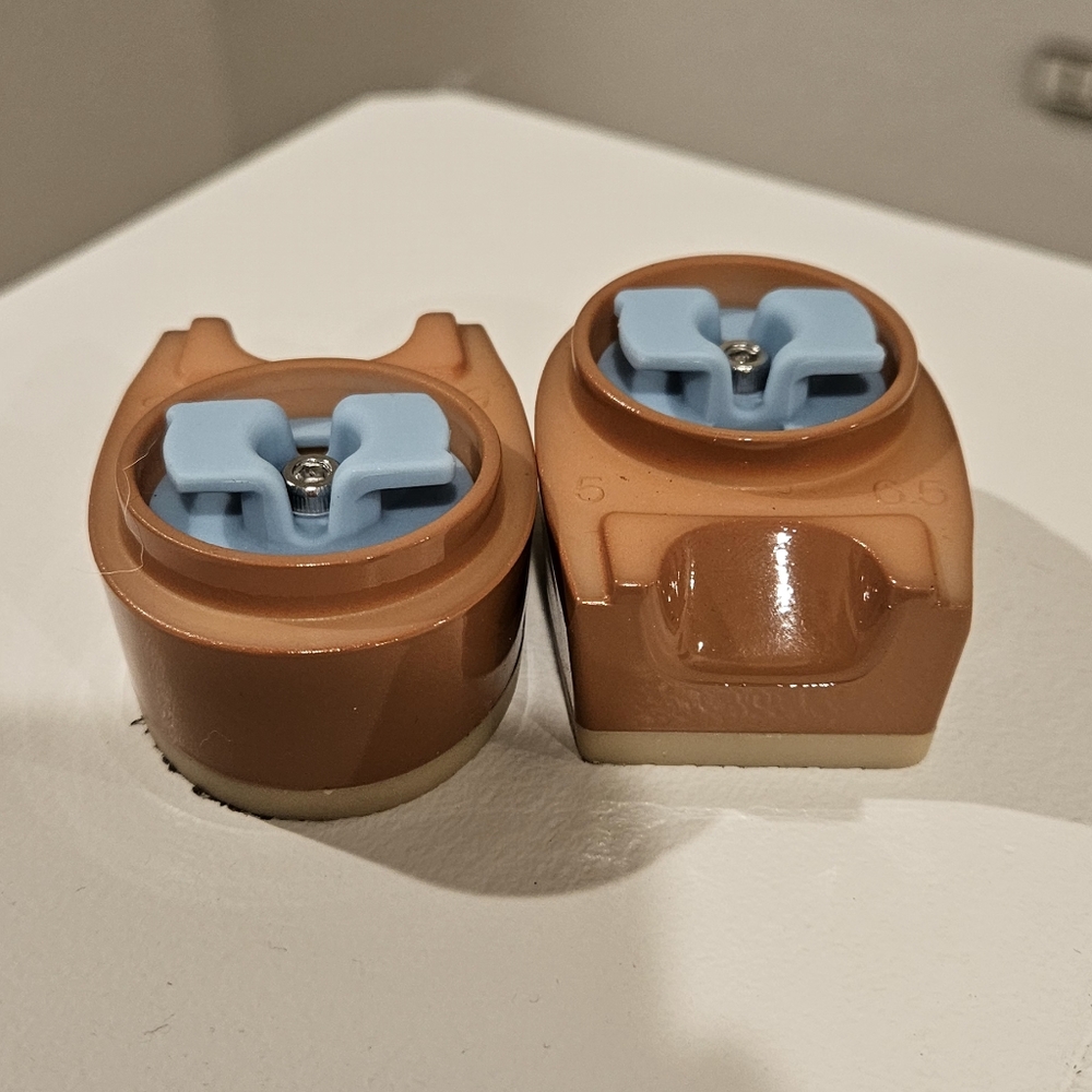 Pashion heels 1.5 inch whisky & 4 inch walnut